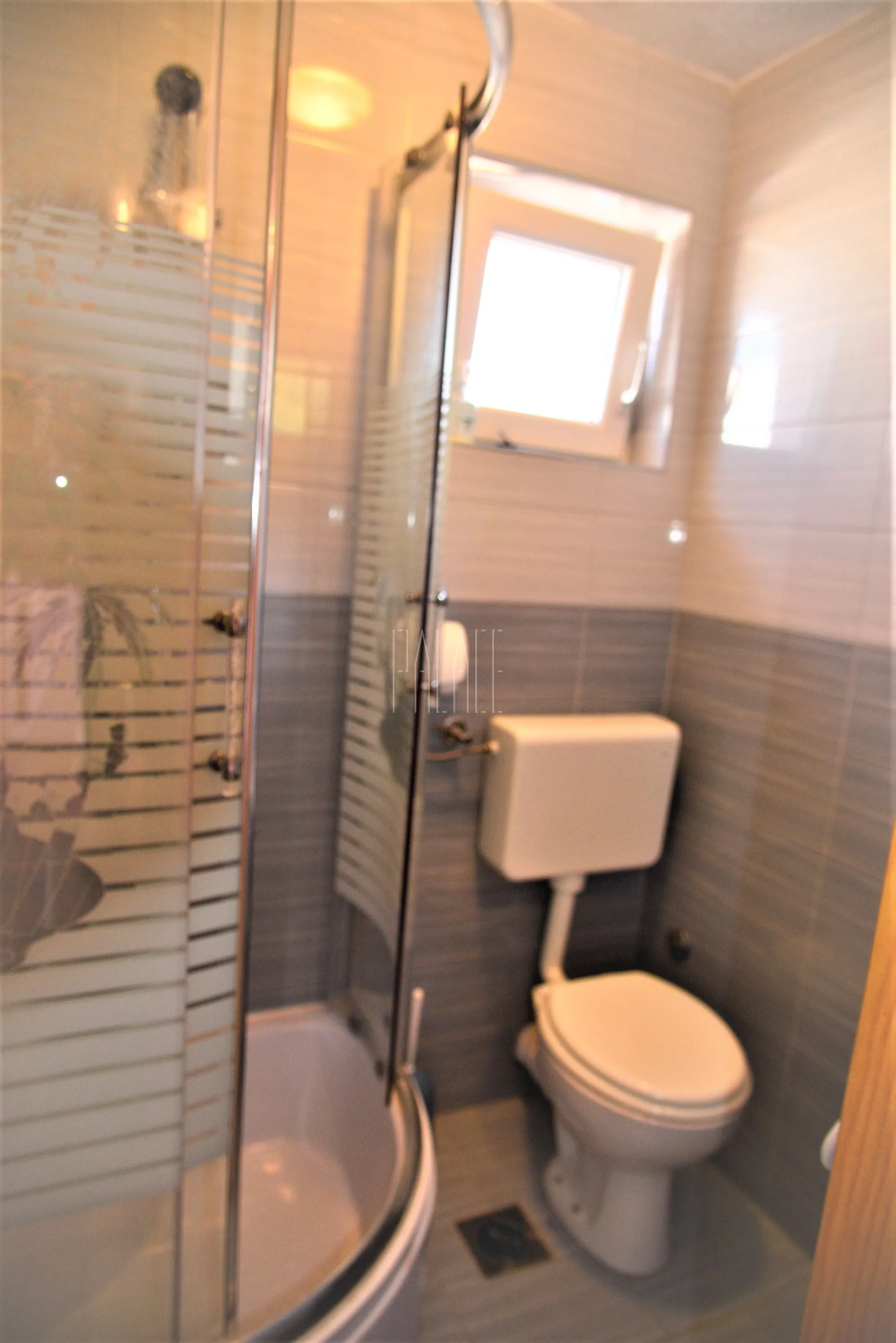 povoljno: kuća s 2 apartmana blizu mora, gornji karin, 126.00 m2 - slika 12