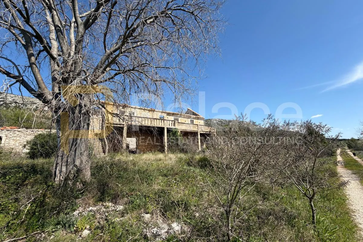 kamena dvojna kuća na velikoj parceli, 6632 m2 - slika 6