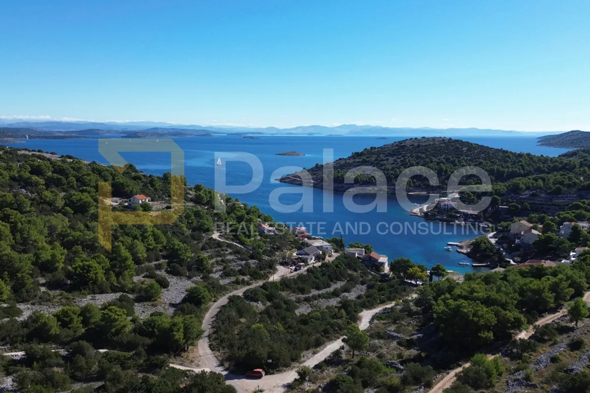 Građevinsko zemljište sa predivnim pogledom neposredno uz obalu, Žirje - Žirje, Šibenik