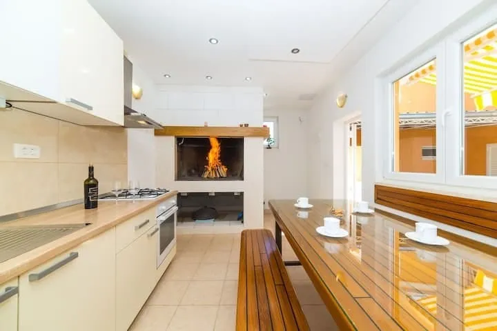 Šarmantna villa s bazenom s pogledom na more, Kaštel Lukšić - Kaštel Lukšić, Kaštela