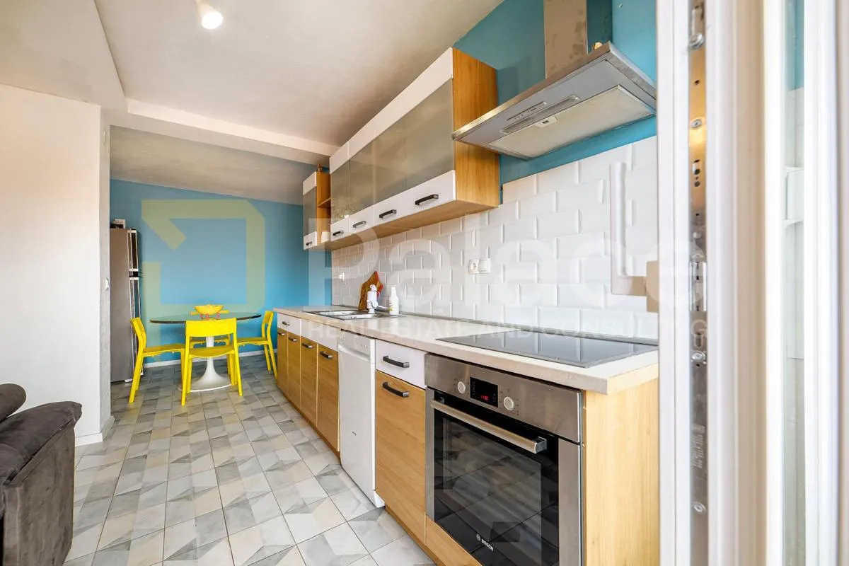 moderan, renoviran stan lijepog tlocrta u centru šibenika, 71 m2 - slika 5