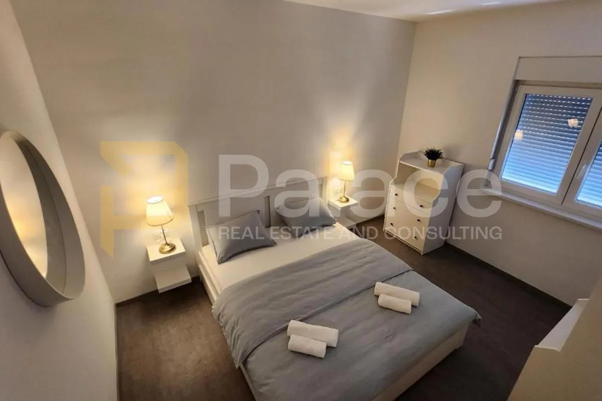 moderno opremljena apartmanska kuća, 1. red do mora, selca - slika 7