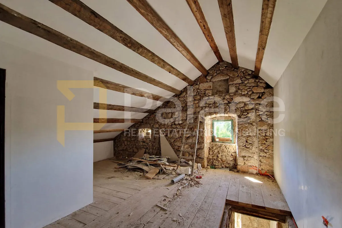 predivna kamena kuća s okućnicom i pogledom, križišće, 250 m² - slika 6