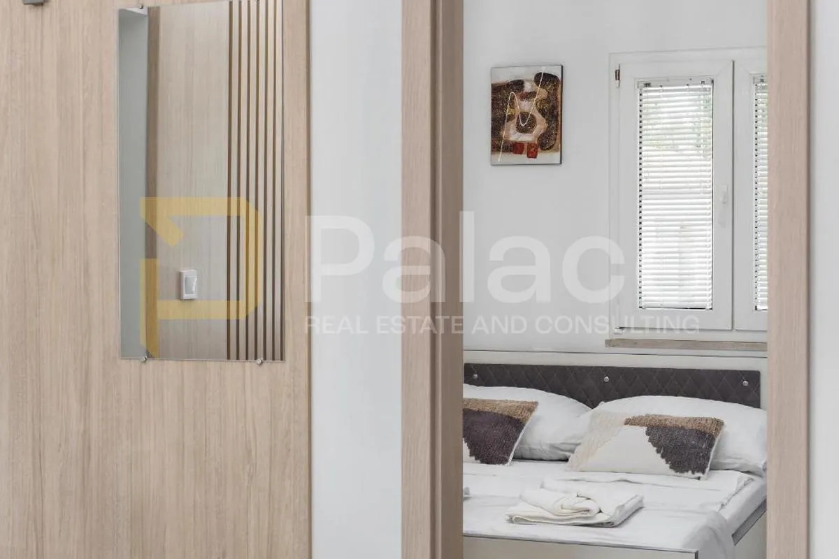 moderno opremljena vila sa sedam apartmana - slika 17