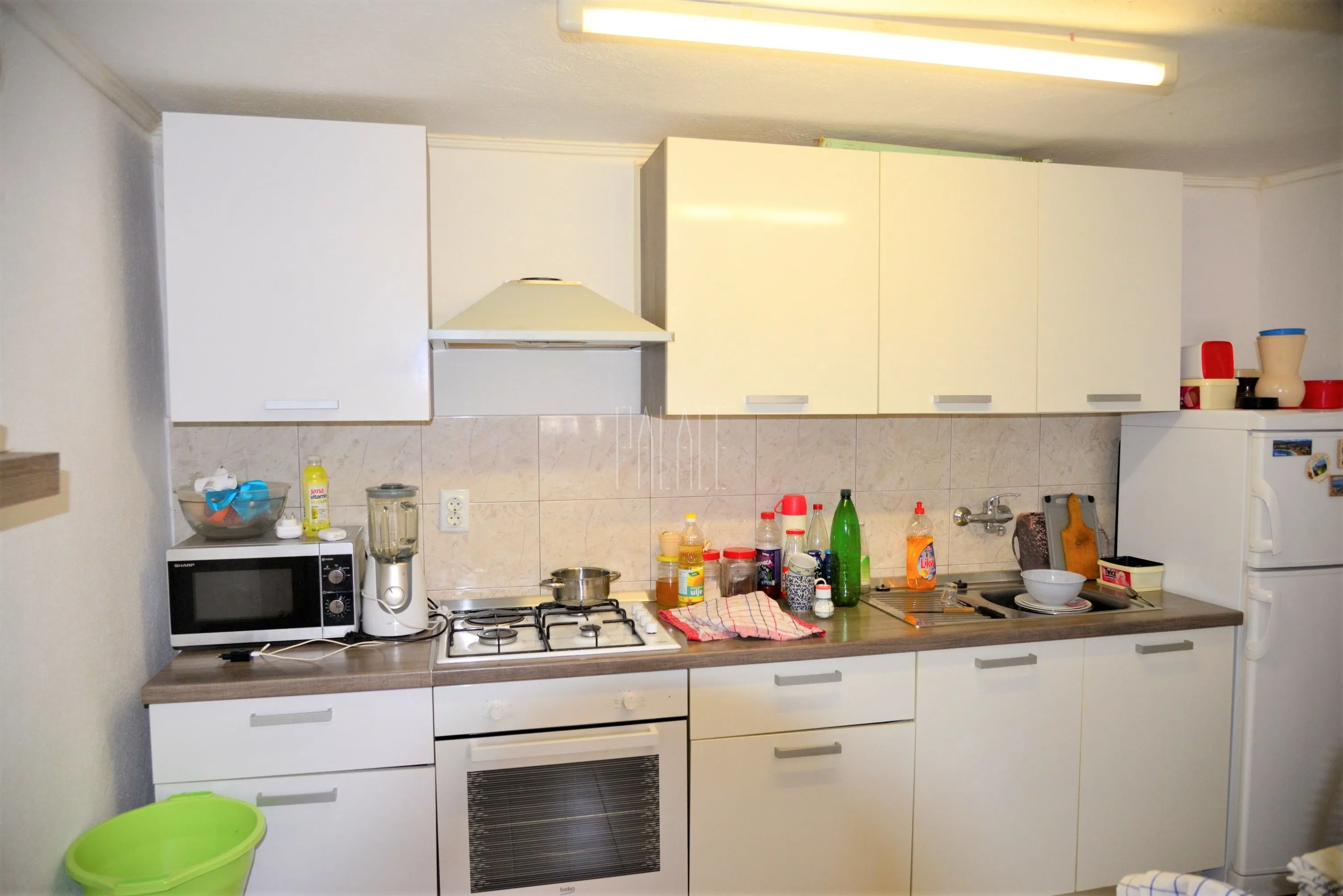 povoljno: kuća s 2 apartmana blizu mora, gornji karin, 126.00 m2 - slika 13