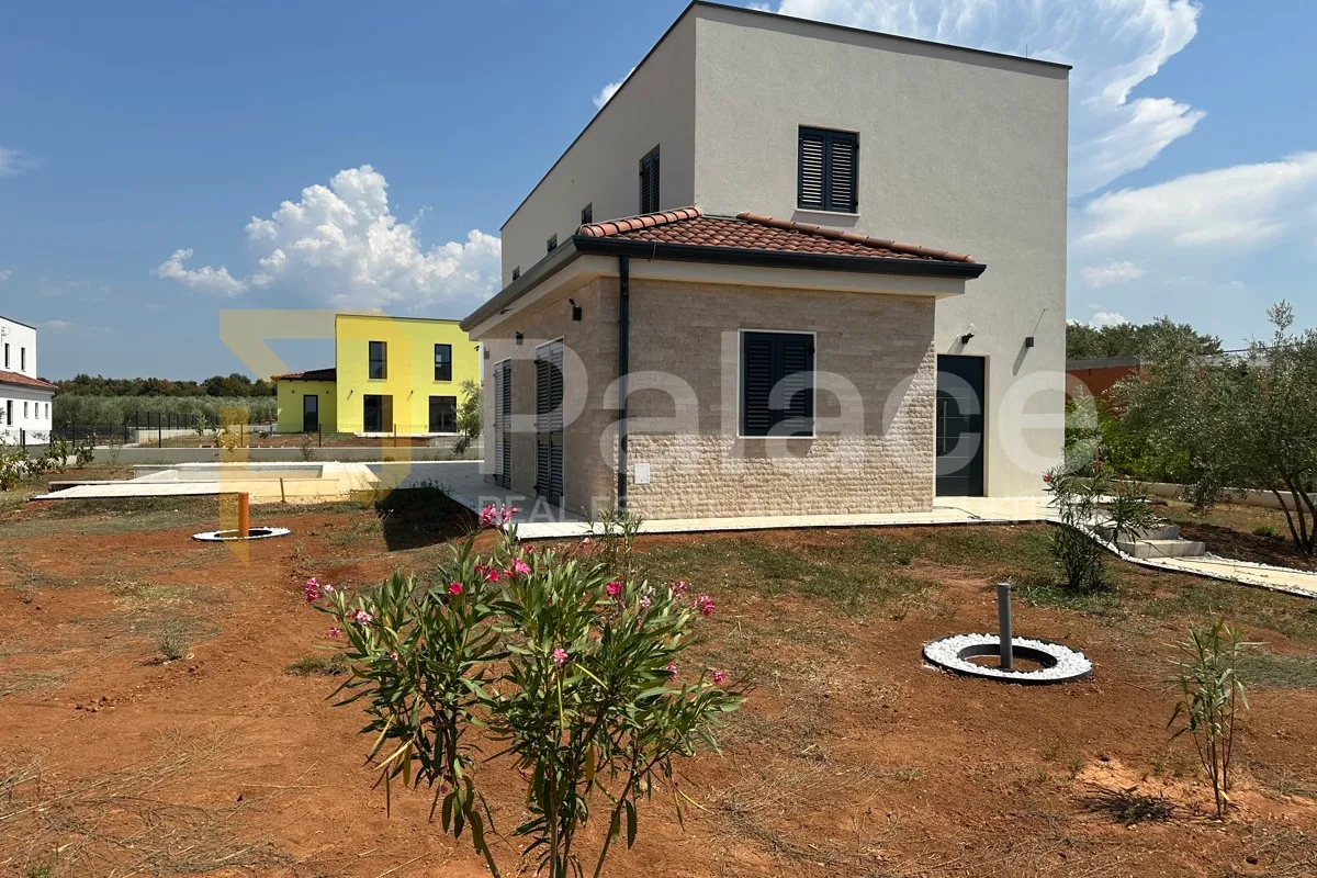 luksuzna vila s pogledom na more i bazenom, poreč - slika 12