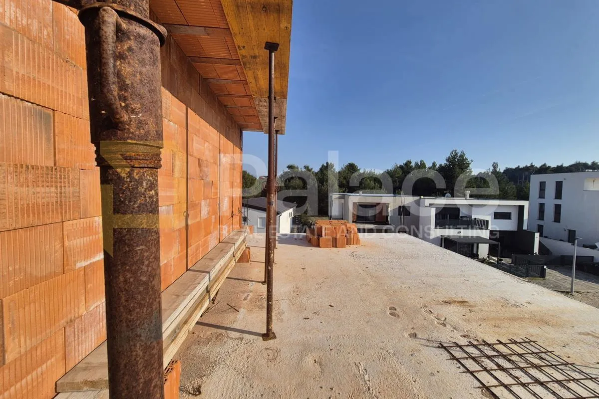 vir: stan u novogradnji sa krovnom terasom 350 m od mora - slika 8
