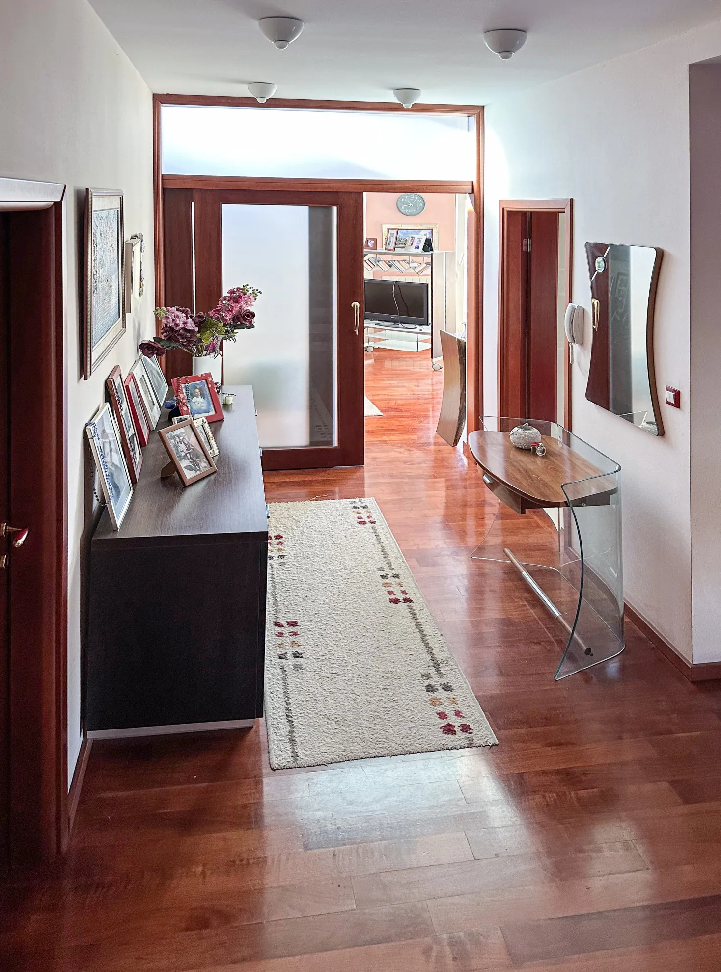 vila 10m od mora s okućnicom od 1700m2 + kućica od 80m2 - slika 4