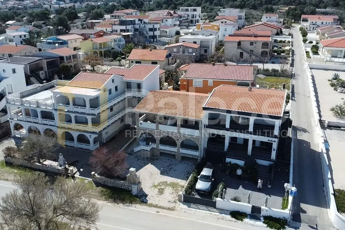 vir - 1. red do mora! luksuzna kuća sa 3 apartmana - slika 2