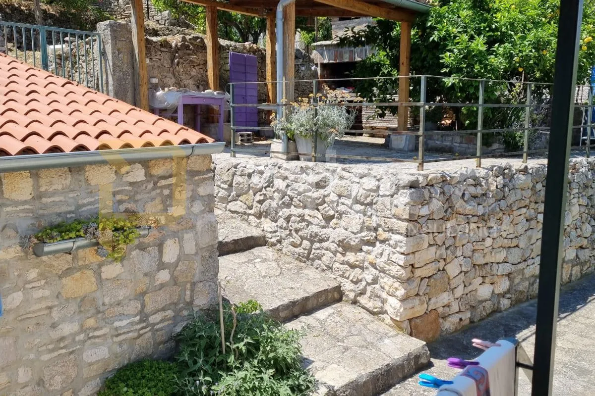 predivna kamena kuća iz 17. stoljeća u centru starog grada visa - slika 18
