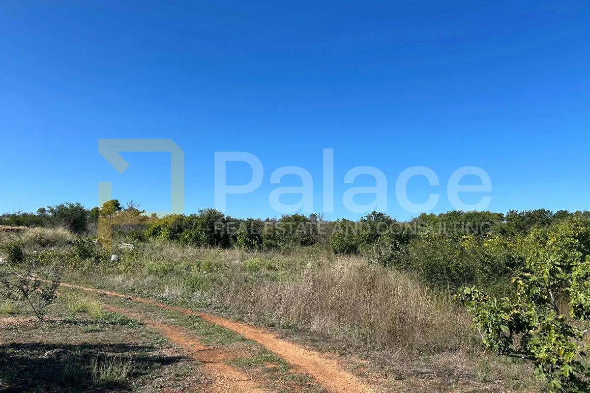 poljoprivredno zemljište u zaleđu vodica 1376 m2 - slika 5