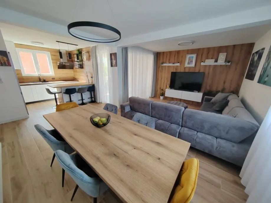 moderna novoizgrađena kuća, kaštel štafilić - slika 5