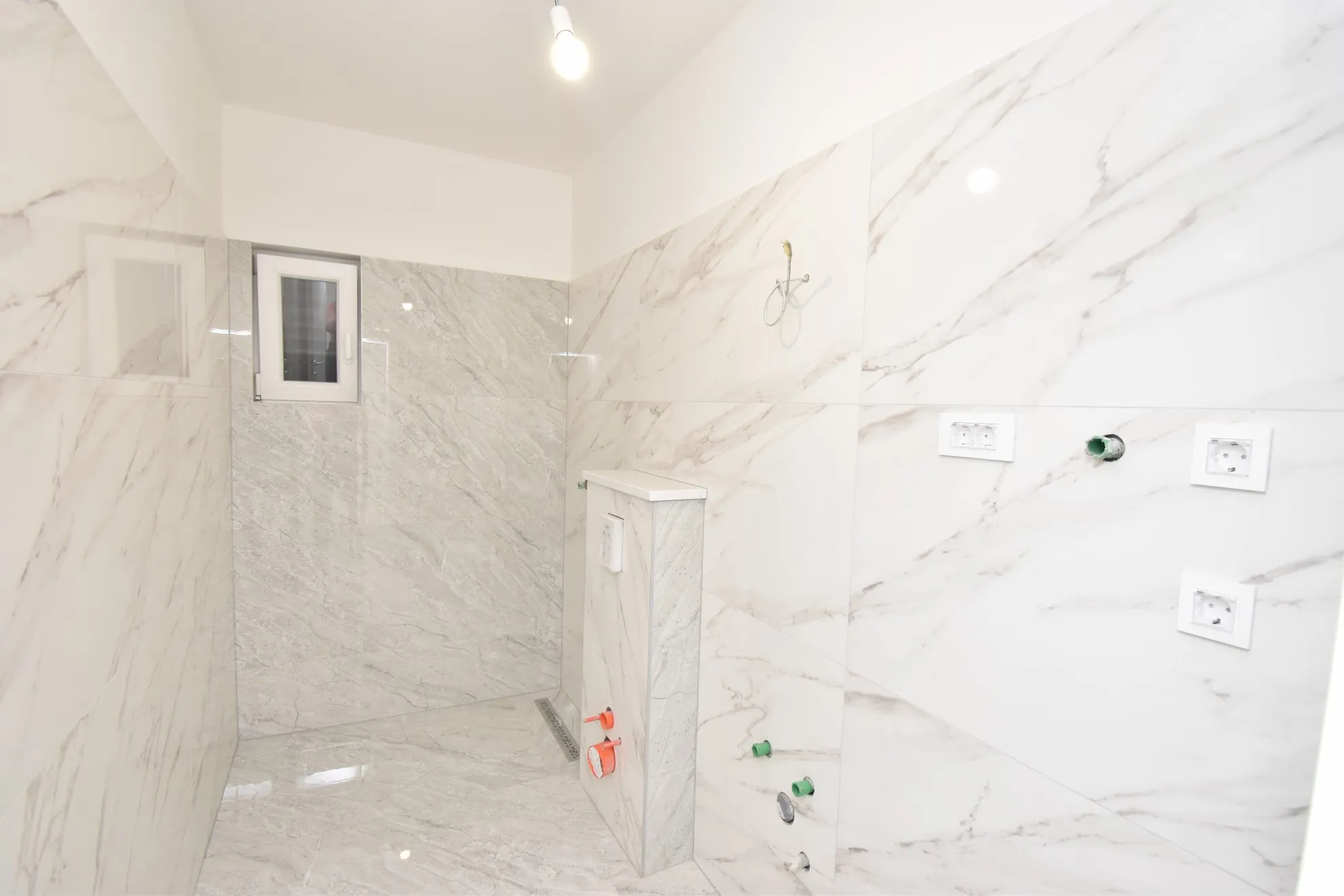 samostojeća nova kuća s bazenom i dvorištem, vodice, 319 m2 - slika 7