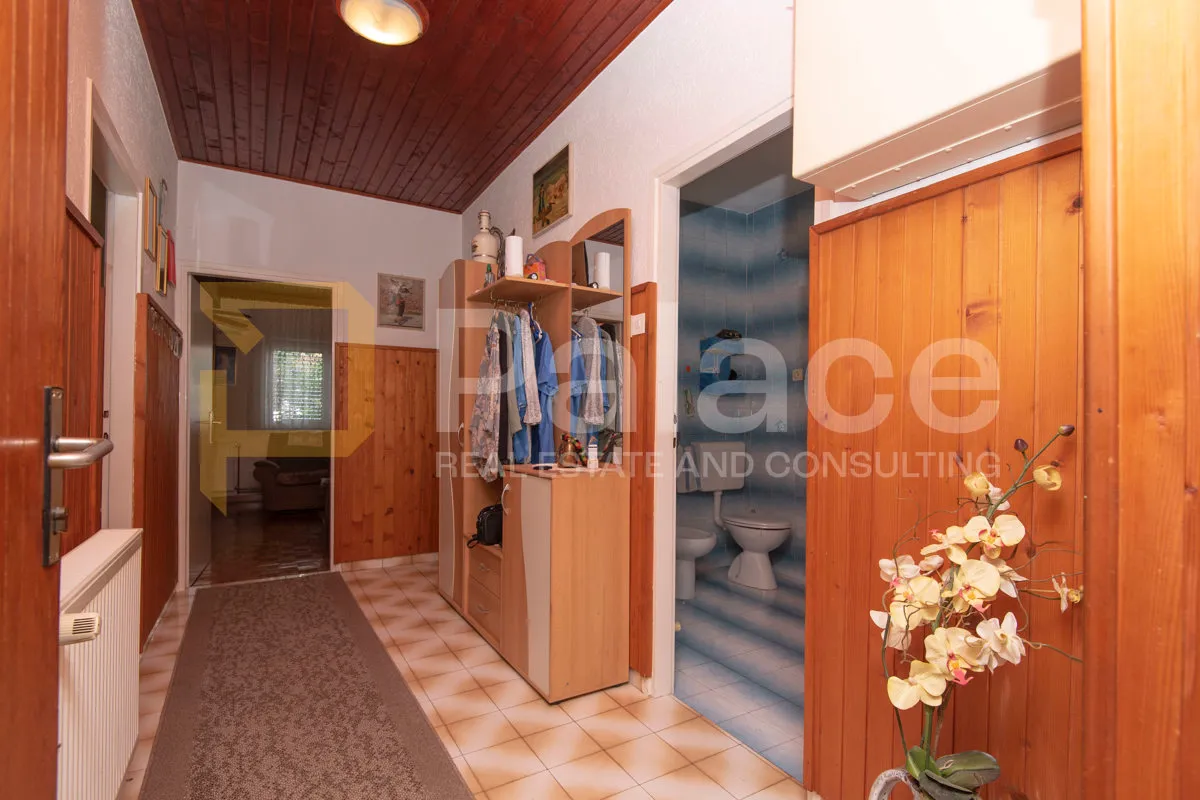 kuća s četiri stambene jedinice 325m2 - vodice - slika 8