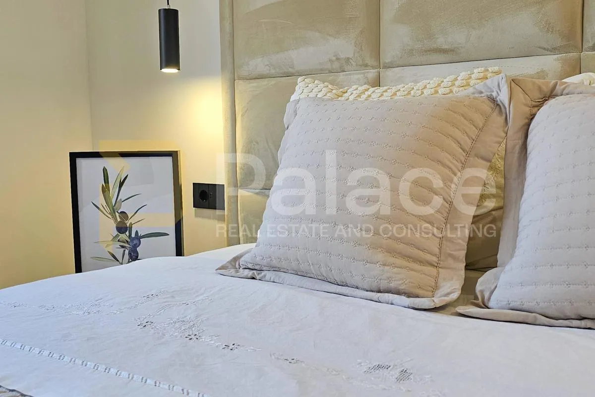jedinstvena vila s bazenom u kaštel novom - slika 17