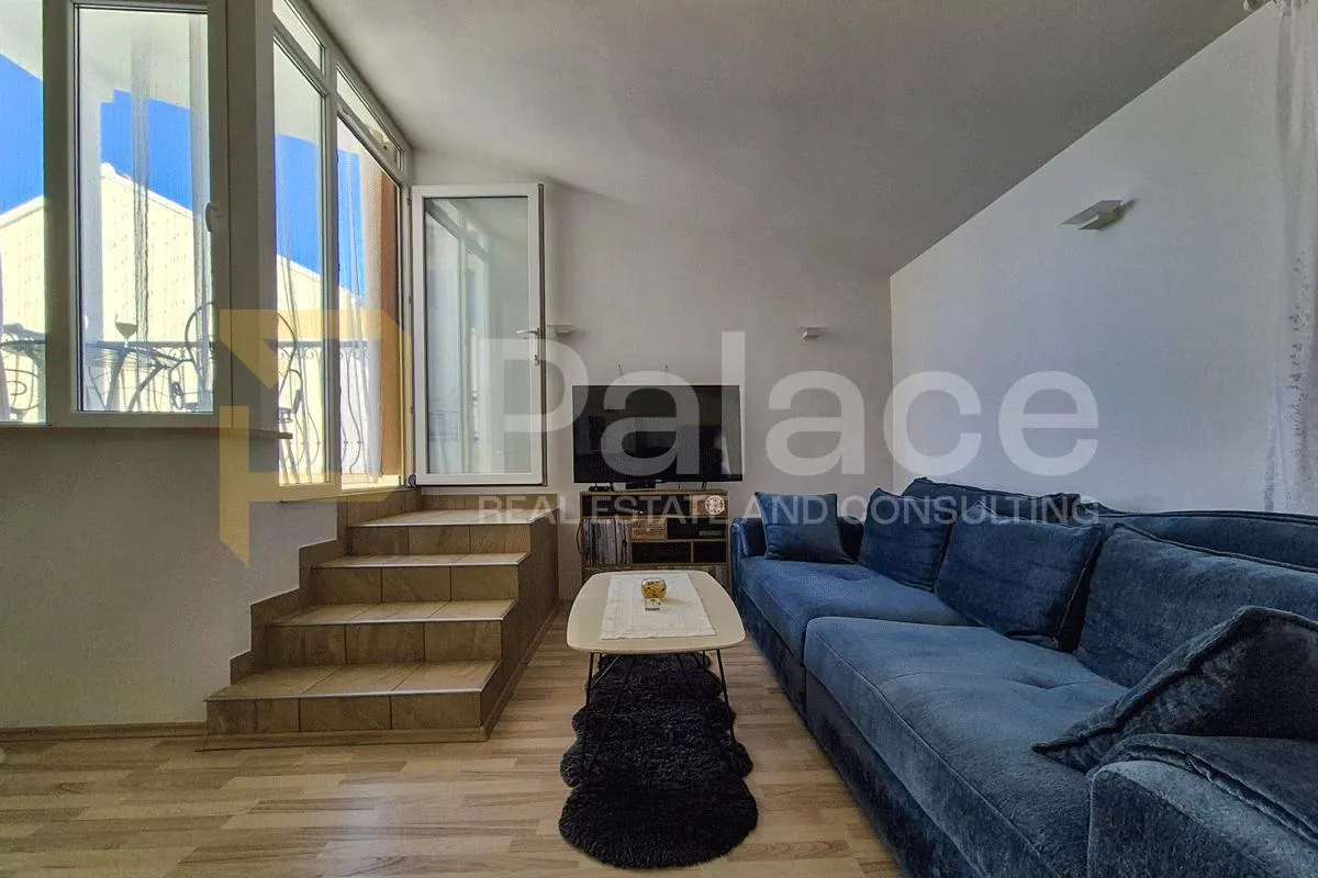 Stan s pogledom na more u šibenskoj Varoši, useljiv odmah, 59 m2 - Šibenik
