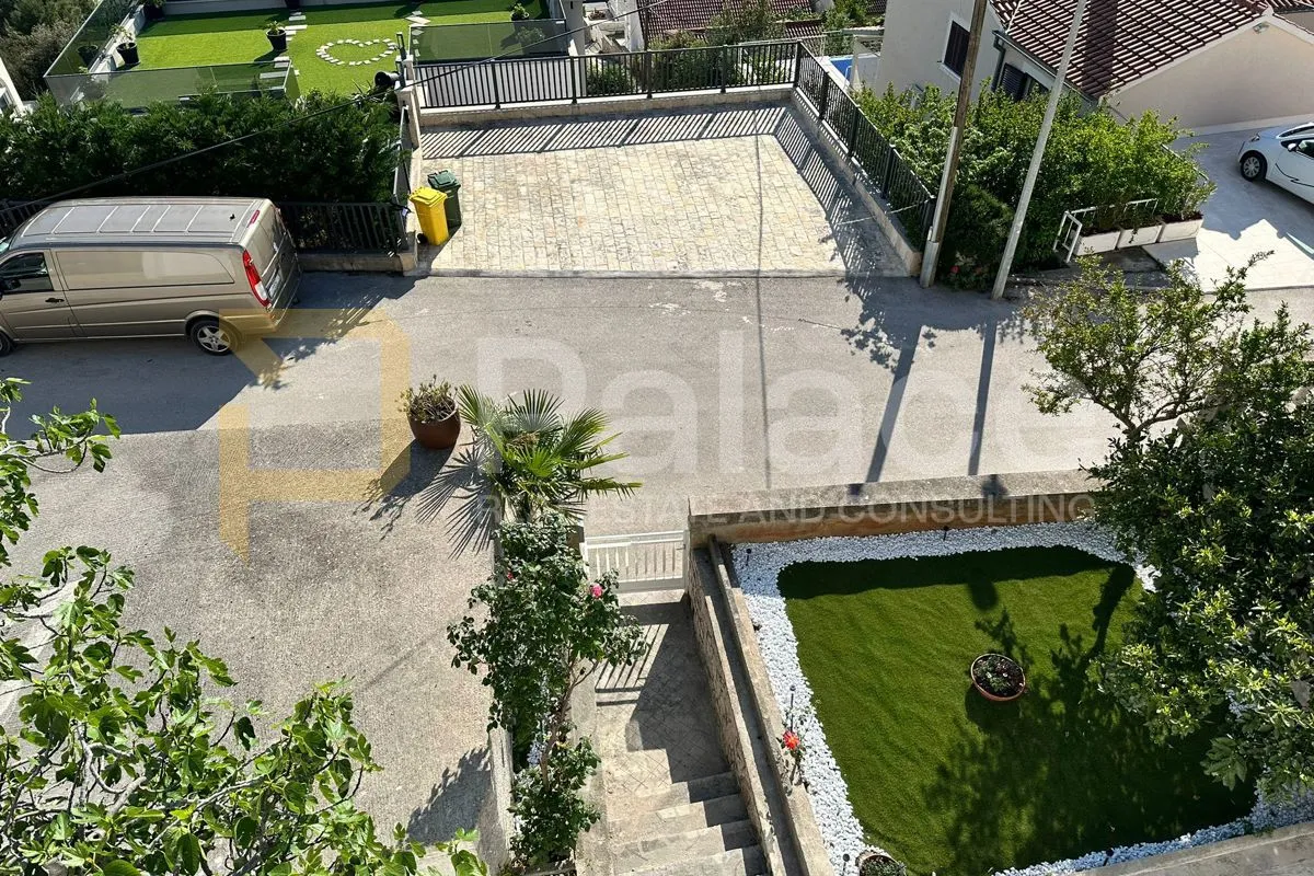 kuća predivnog pogleda na izrazito atraktivnoj lokaciji, tisno - slika 6