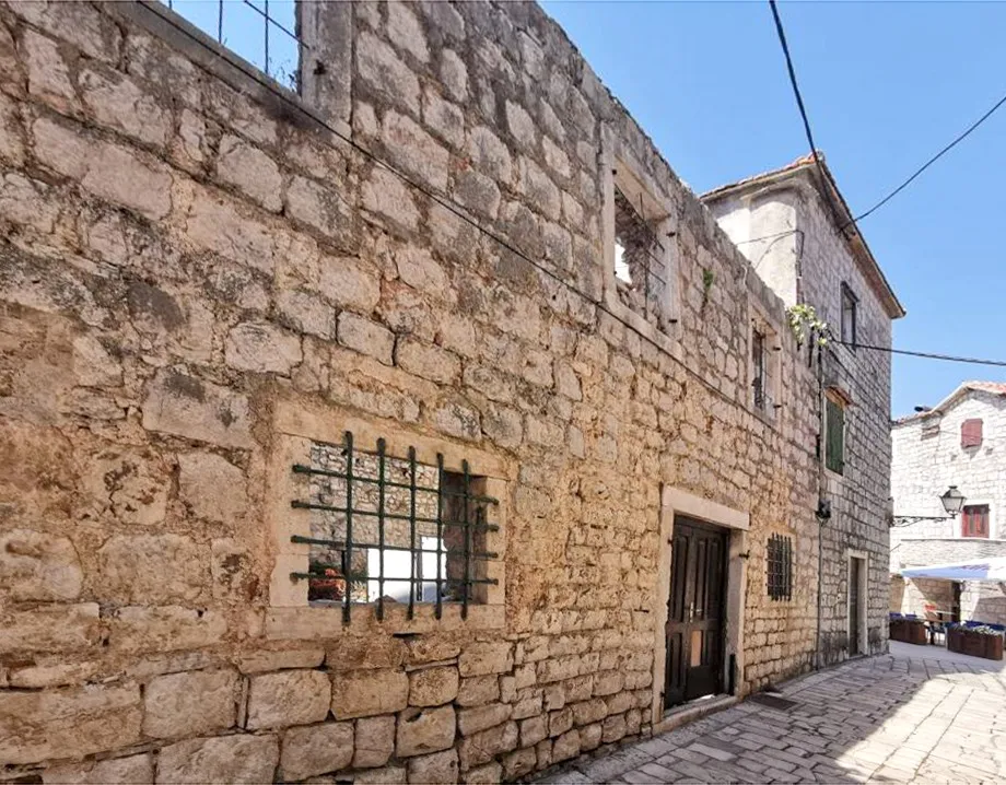 kamena kuća u povijesnoj jezgri staroga grada na hvaru, 599.00 m² - slika 3