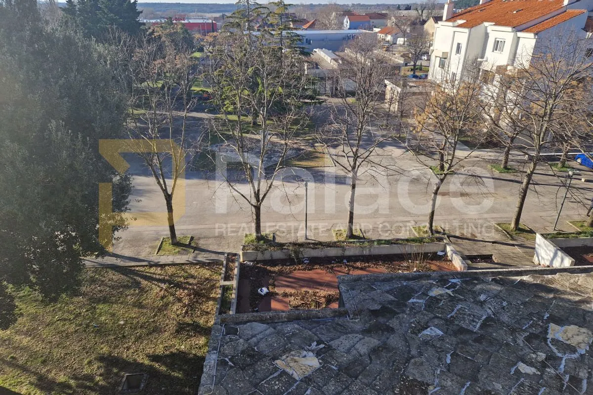 jedinstvena prilika: hotel za renovaciju u centru benkovca - slika 15