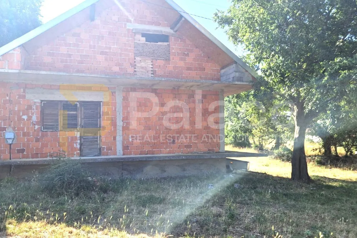samostojeća visoka prizemnica s potkrovljem, roh-bau, kistanje 139 m2 - slika 4