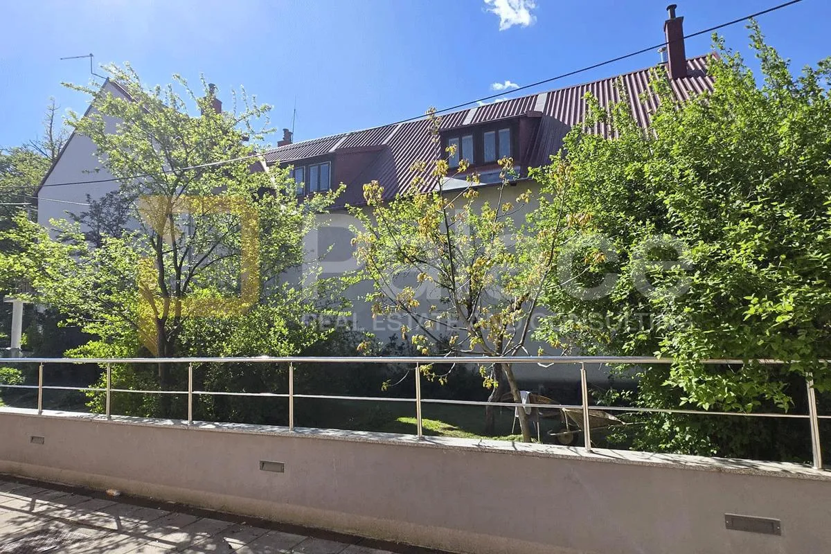 stambeno-poslovni kompleks s gospodarskim objektom – delnice, centar - slika 2