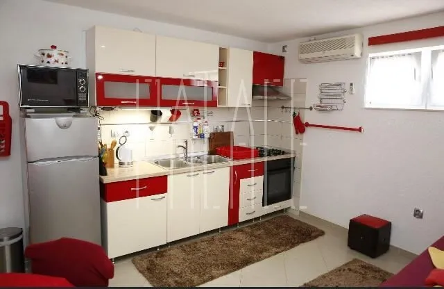 apartmanska kuća za zaljubljenike u turizam u vodicama, 980.00 m2 - slika 16
