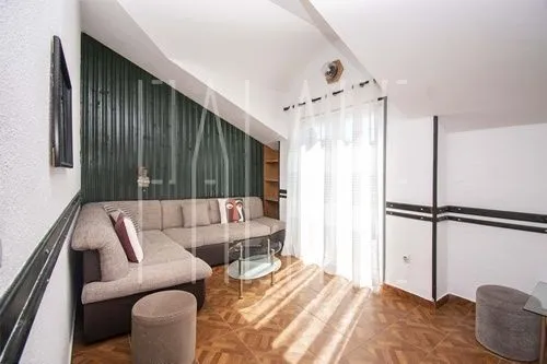 vila u mirnoj uvali s pogledom na cijelu rogoznicu - slika 12