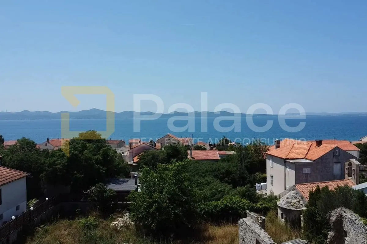 kuća 160m² s dvorištem sa građevinskim zemljištem 750m² - slika 2