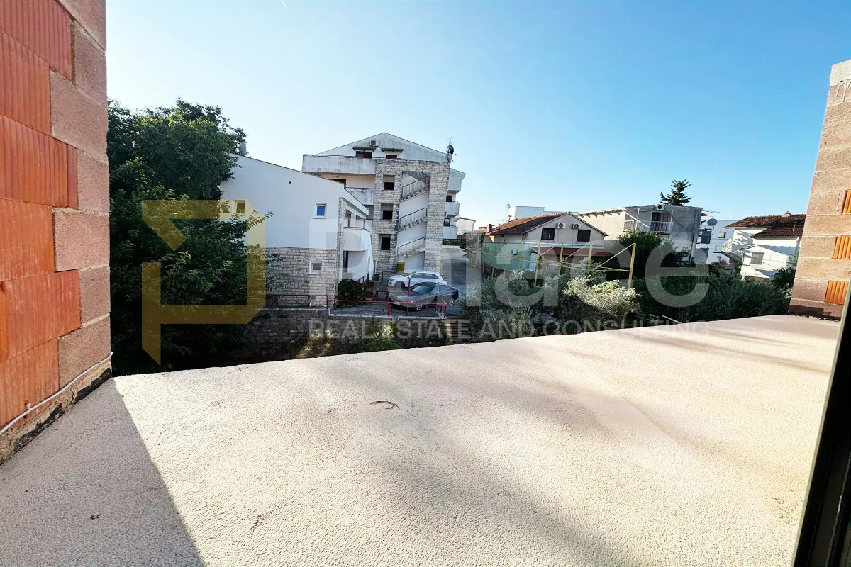 luksuzna kuća u nizu s bazenom i pogledom na more - vodice 150m2 - slika 28
