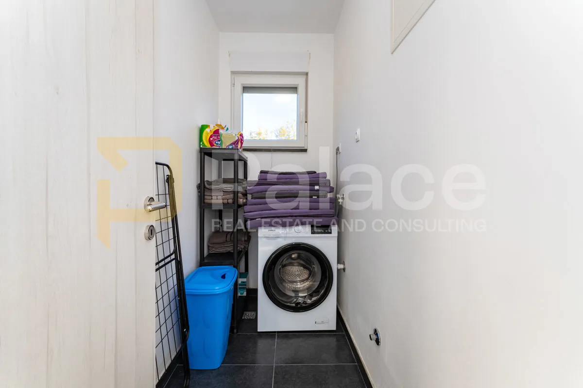 privlaka : kuća s bazenom 800 m od centra - slika 9