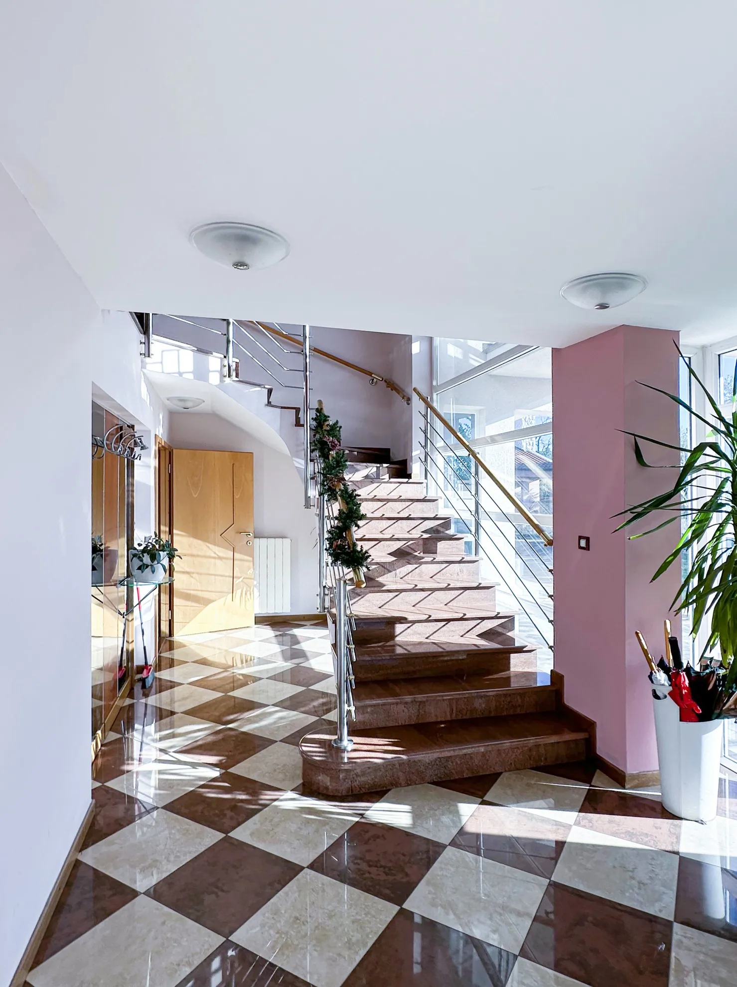 vila 10m od mora s okućnicom od 1700m2 + kućica od 80m2 - slika 20