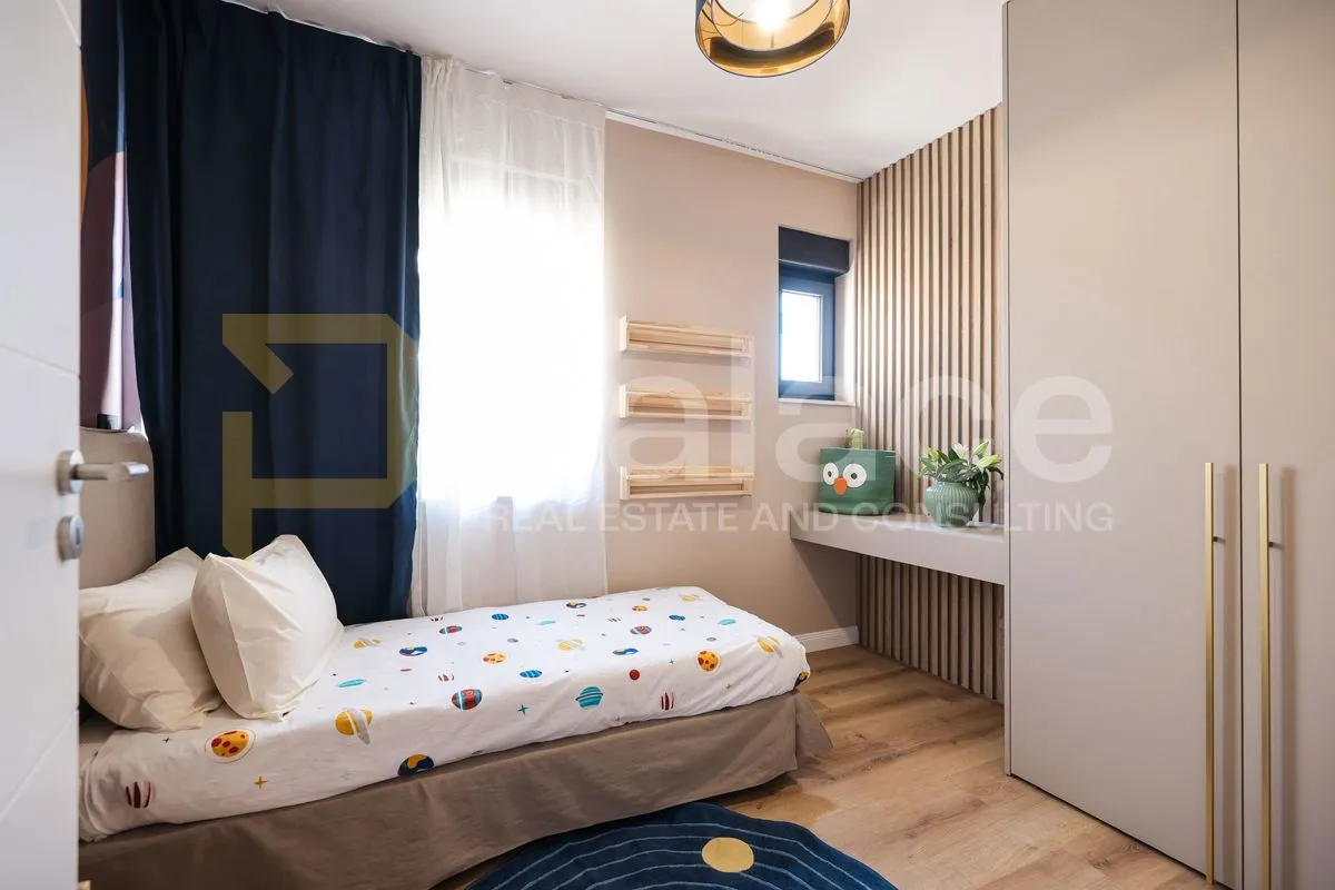 luksuzno uređen penthouse sa krovnom terasom višnjik 108m2 - slika 19