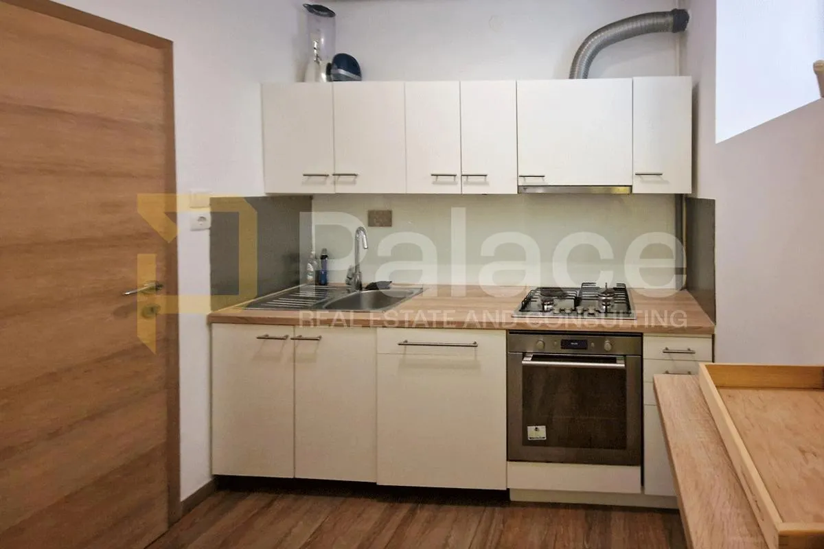 atraktivan troetažni stan u srcu zagreba – baruna trenka, 53 m² - slika 10