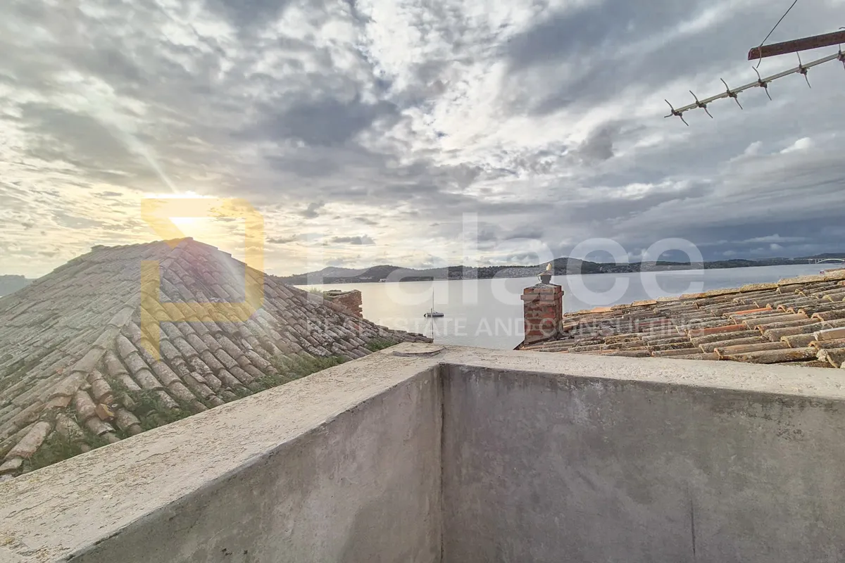 šarmantni stan u srcu šibenika s terasom i pogledom na more, 118 m2 - slika 5
