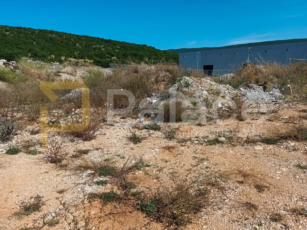 građevno zemljište u poslovnoj zoni, dicmo, 8190 m2 - slika 2