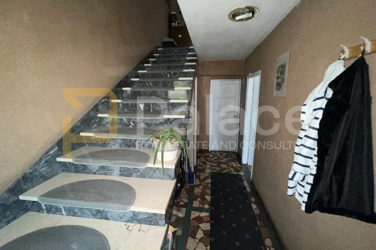 zagreb - dubec: kuća sa okućnicom i garažom 230 m2 - slika 4