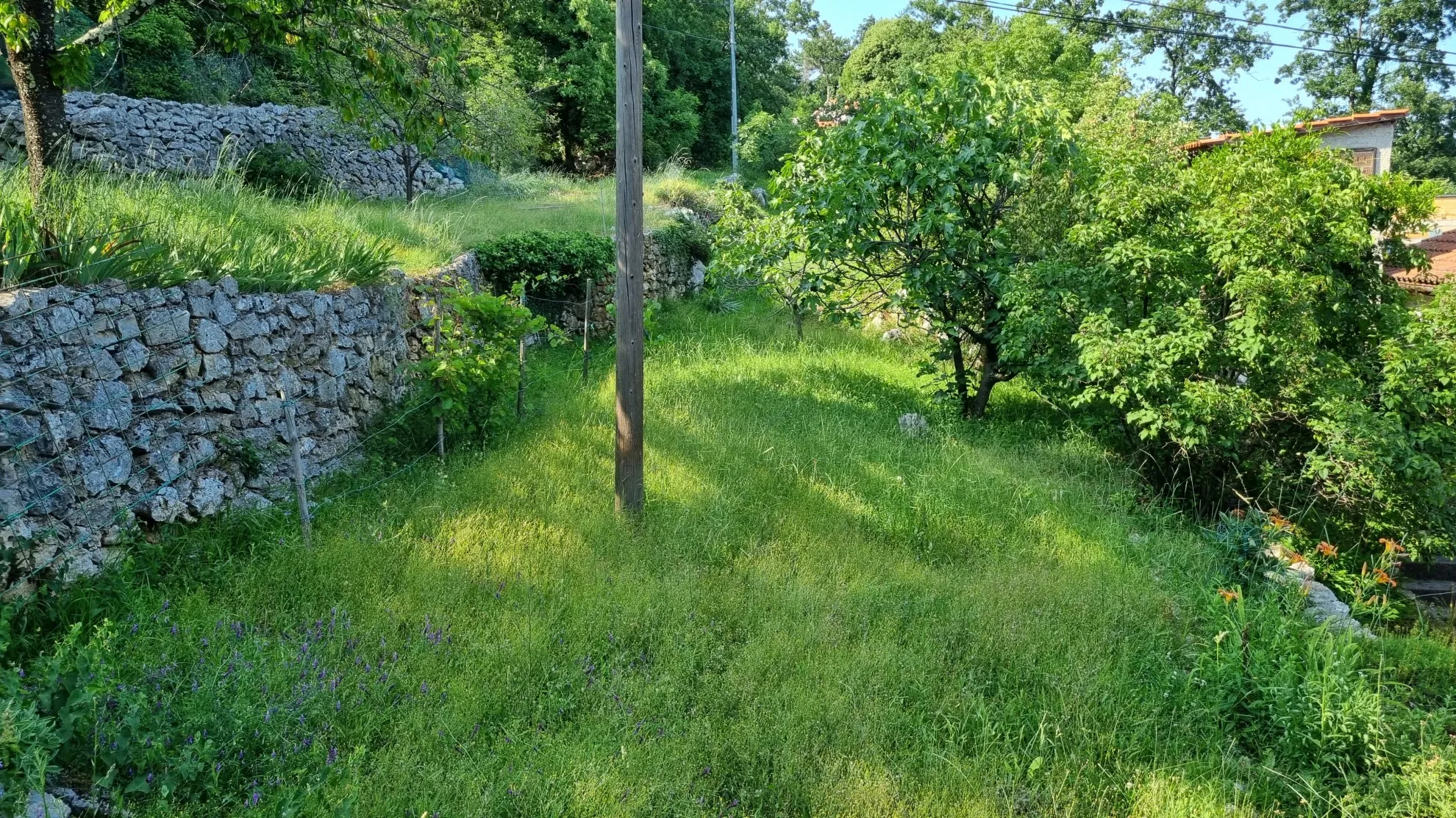 kuća s predivnom okućnicom i pogledom na more, mošćenička draga - slika 8