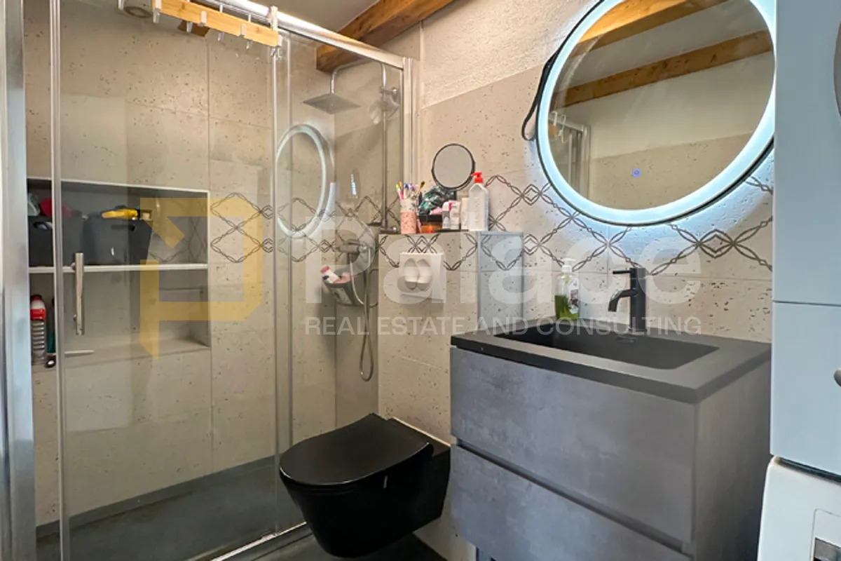 moderno uređen dvosoban stan na obali, 119 m2 - tisno - slika 16