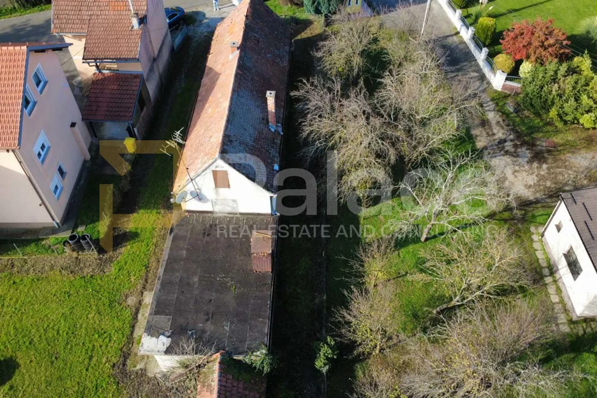 zagreb granešina , veliko zemljšte 4450m2 sa kućom i pomoćnim zgradama - slika 11