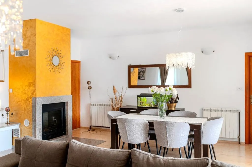 predivna kuća sa bazenom, lozovac, 320 m2 - slika 4