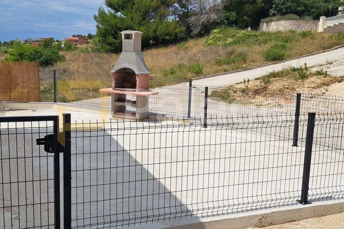stan u novogradnji s predivnim pogledom na more 65m2 - slika 15