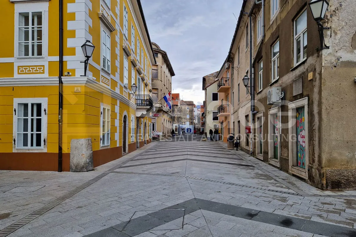 kamena zgrada 450 m² u centru senja, 100 m od mora - slika 14