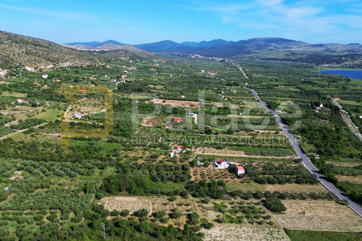 prodaja vinograda 700m2 - donje polje - slika 13