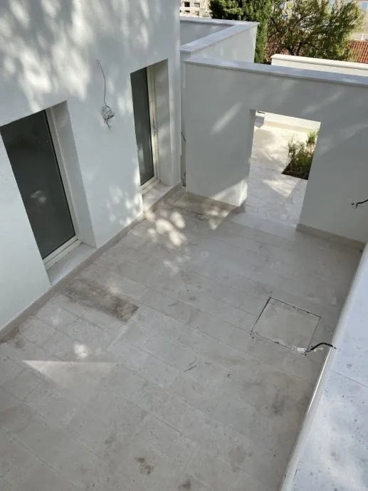 kuća od bračkog kamena 50m od mora, brač - slika 11