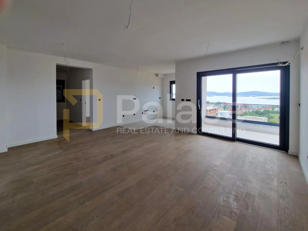 luksuzan penthouse s krovnom terasom i garažom - slika 6