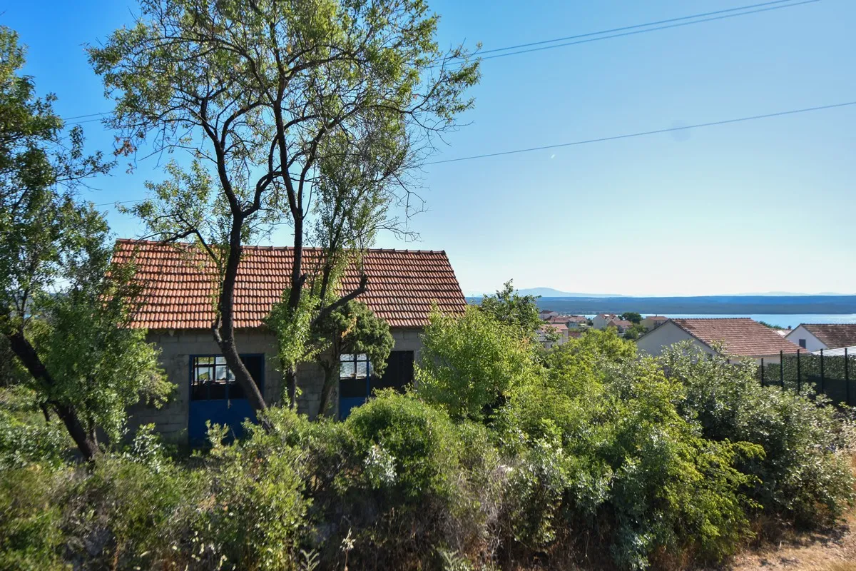 manja roh bau kuća 50 m2 s okućnicom, šibenik-raslina - slika 2