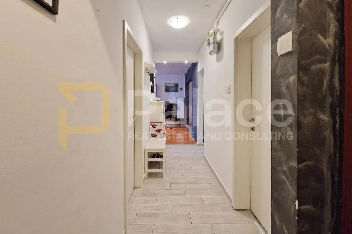 elegantan stan s balkonom i pogledom na more – škurinje - slika 4
