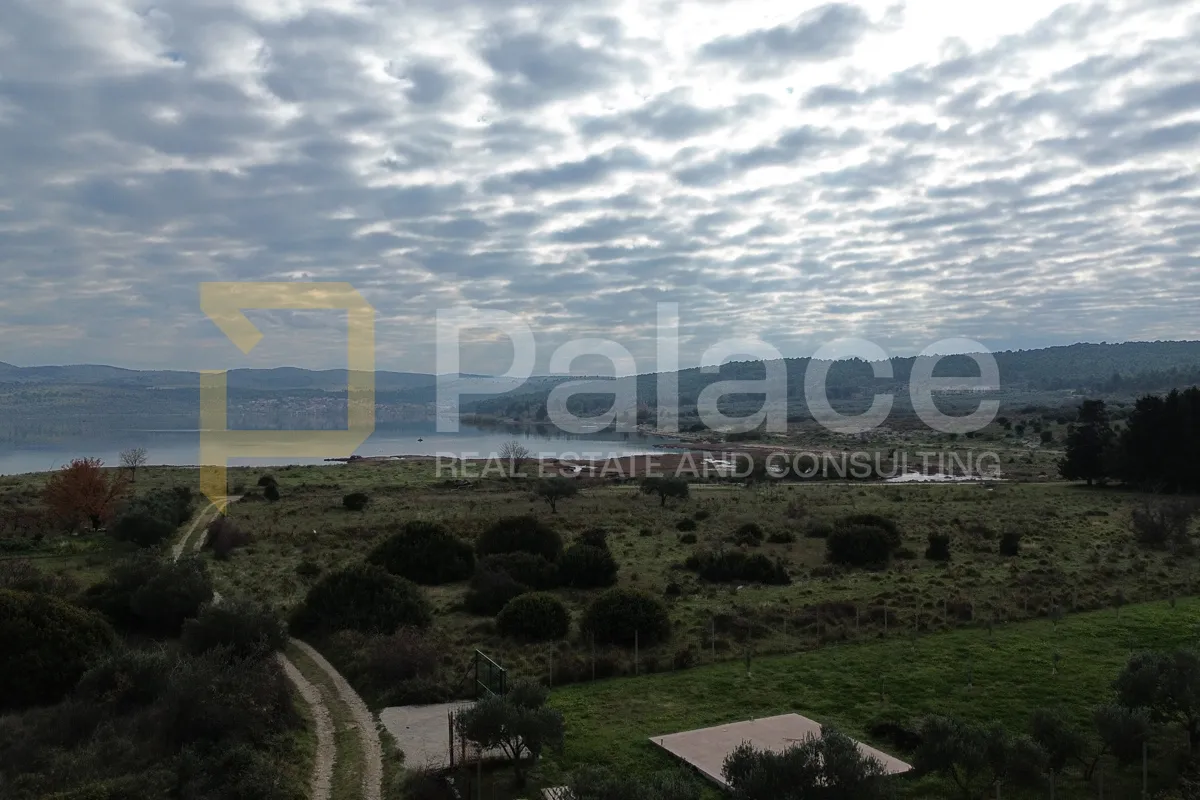 PRILIKA Poljoprivredno zemljište uz put, Donje Polje 1.364 m2 - Donje Polje, Šibenik
