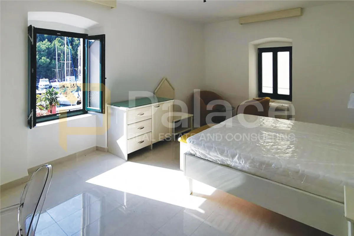 novouređeni i opremljeni hotel u skradinu 812 m2 - slika 14