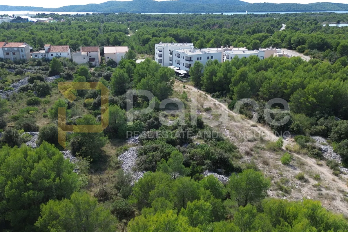 prilika: građevinski teren ogromnog potencijala, podsolarsko 5158 m2 - slika 3